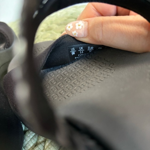 BZEES PREMIUM Fireworks Woven Black Washable Slide Comfort Sandals NWOB - Picture 9 of 9